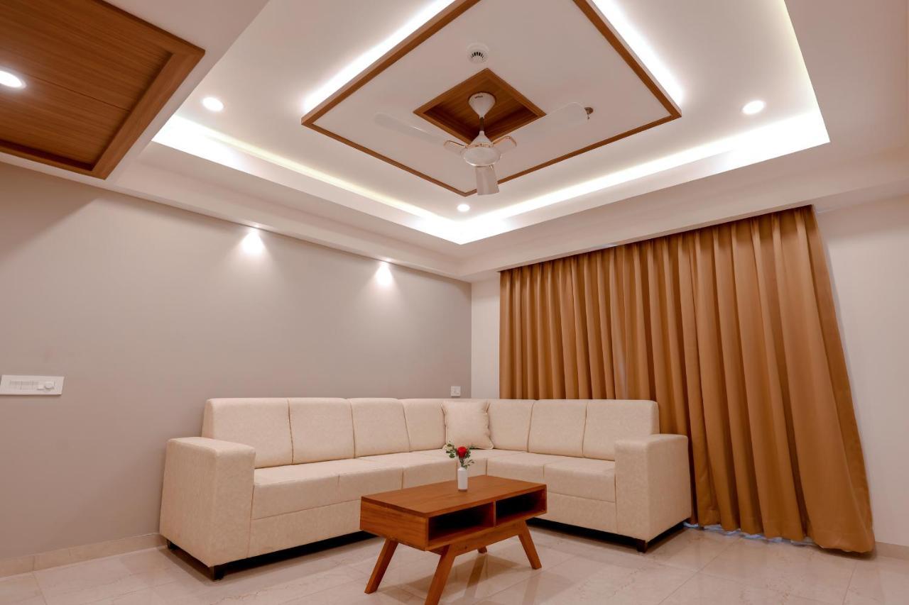 Krishnavalsam Regency Hotel Guruvayur Ngoại thất bức ảnh