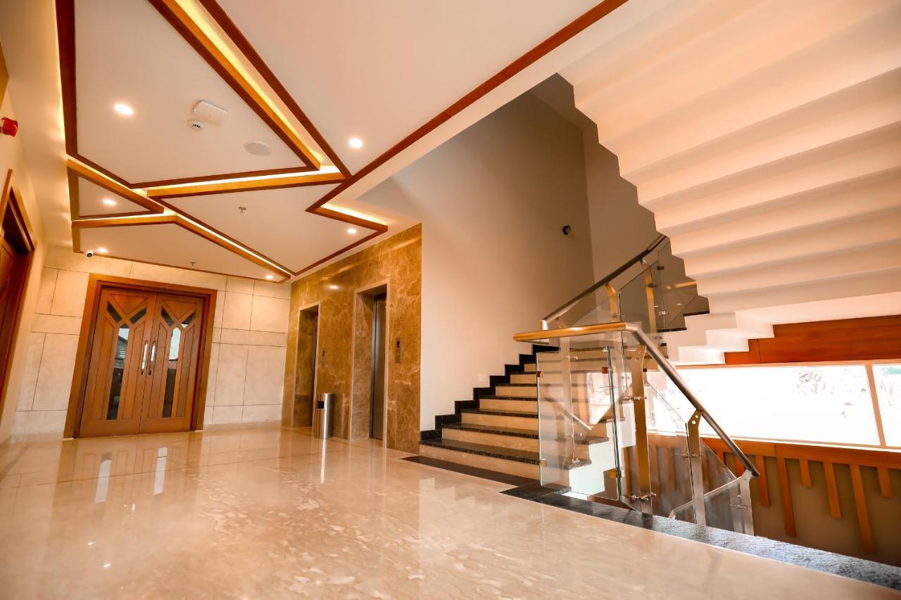 Krishnavalsam Regency Hotel Guruvayur Ngoại thất bức ảnh