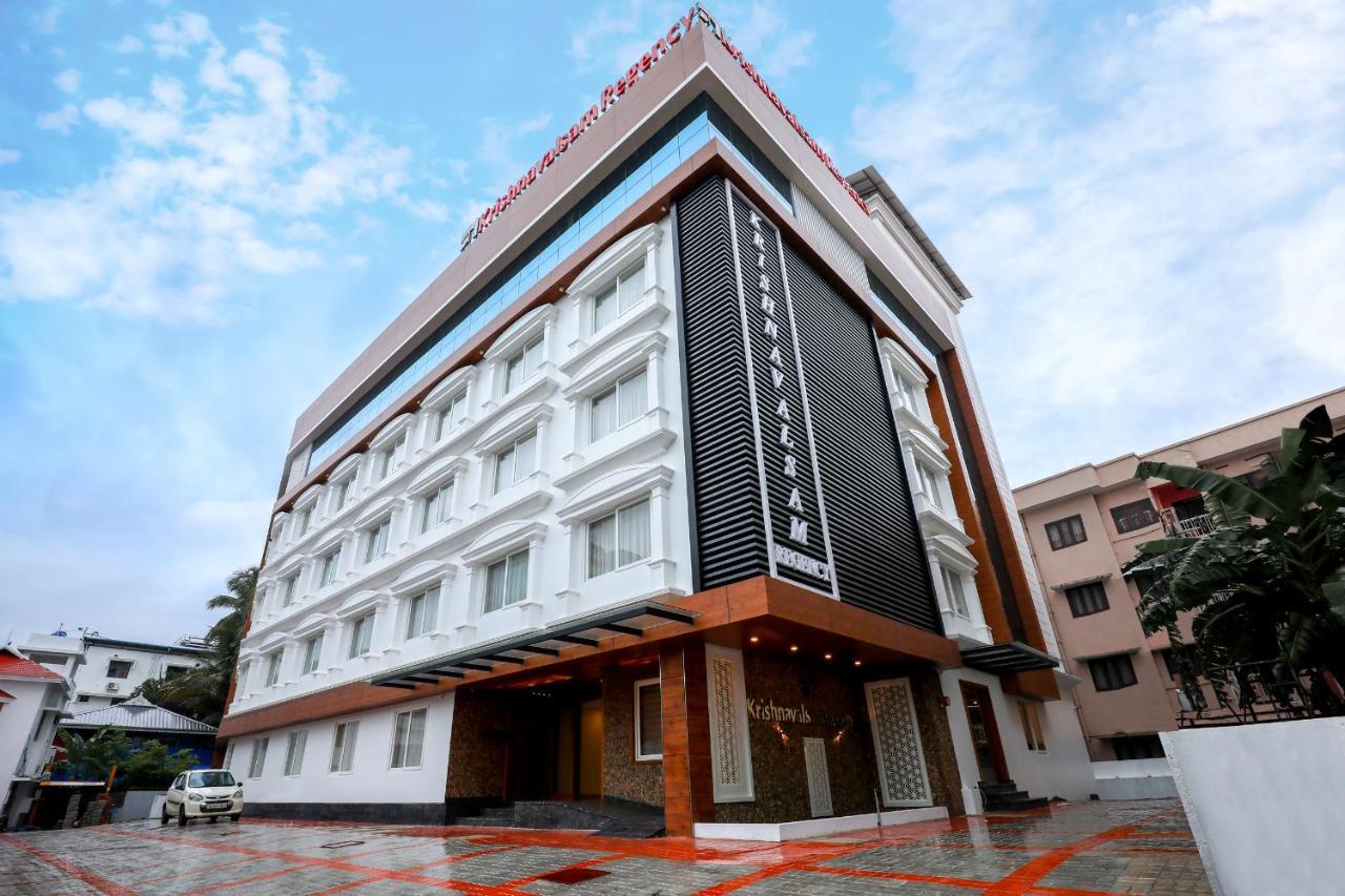 Krishnavalsam Regency Hotel Guruvayur Ngoại thất bức ảnh
