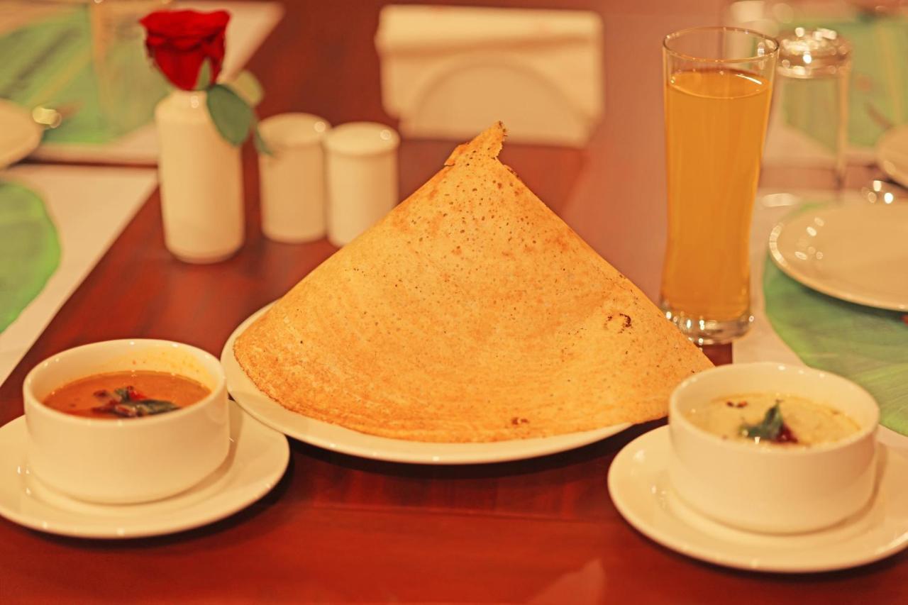 Krishnavalsam Regency Hotel Guruvayur Ngoại thất bức ảnh