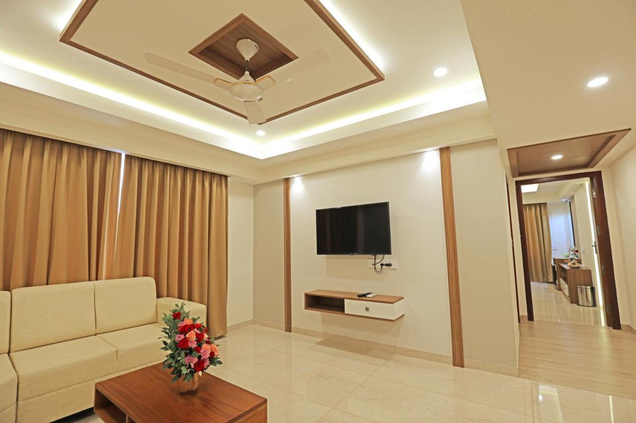 Krishnavalsam Regency Hotel Guruvayur Ngoại thất bức ảnh