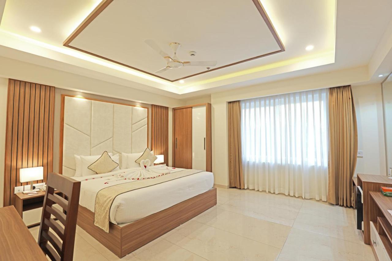 Krishnavalsam Regency Hotel Guruvayur Ngoại thất bức ảnh