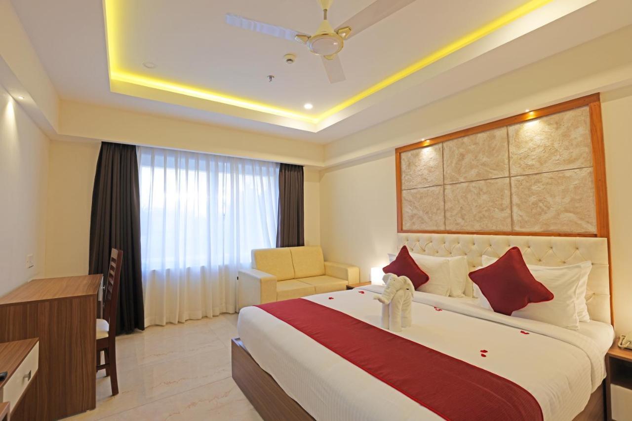 Krishnavalsam Regency Hotel Guruvayur Ngoại thất bức ảnh