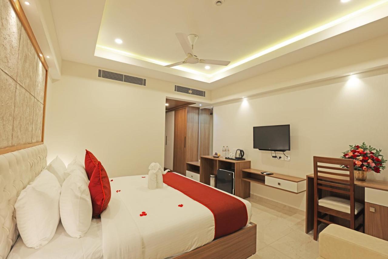 Krishnavalsam Regency Hotel Guruvayur Ngoại thất bức ảnh