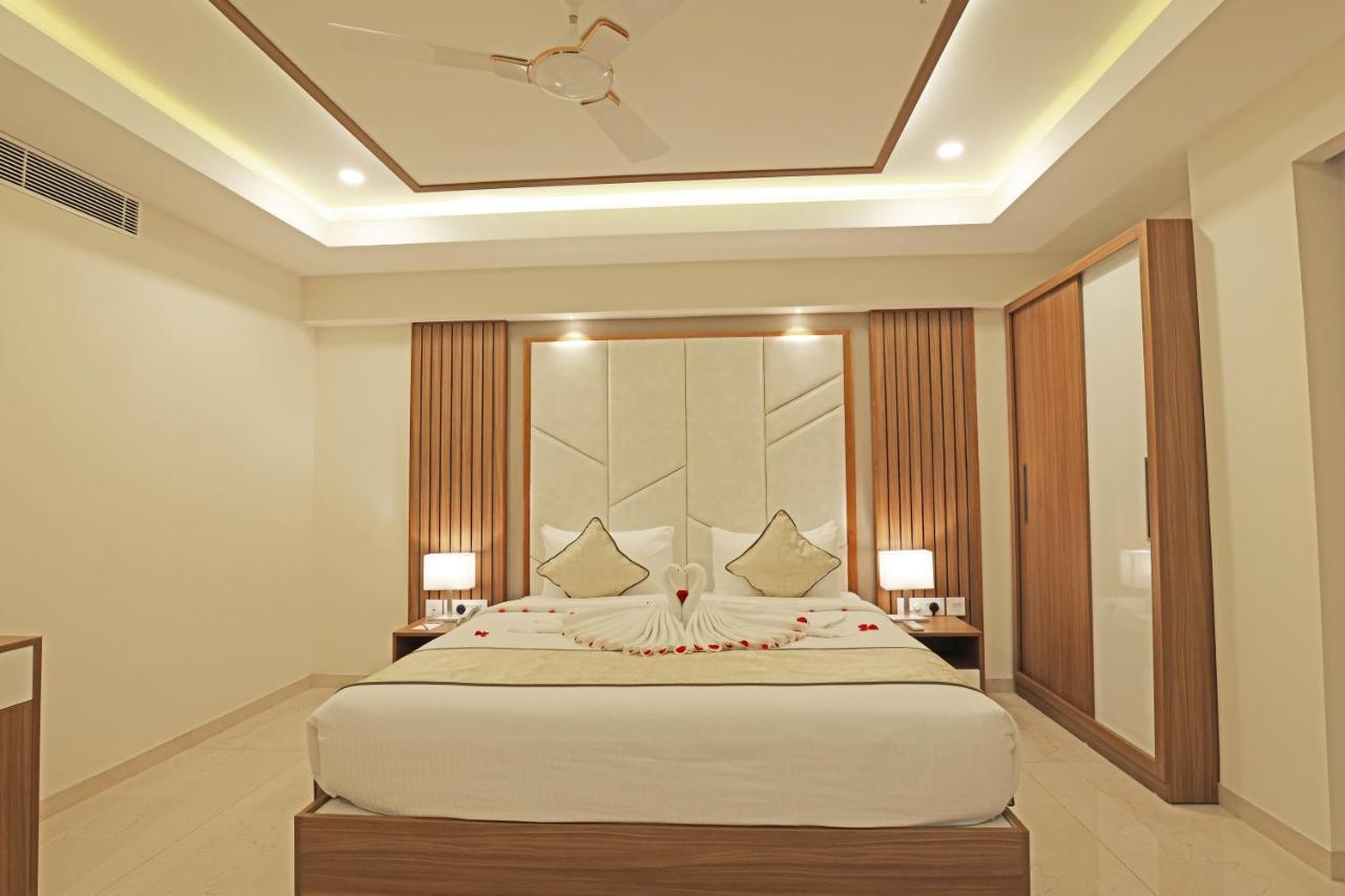 Krishnavalsam Regency Hotel Guruvayur Ngoại thất bức ảnh