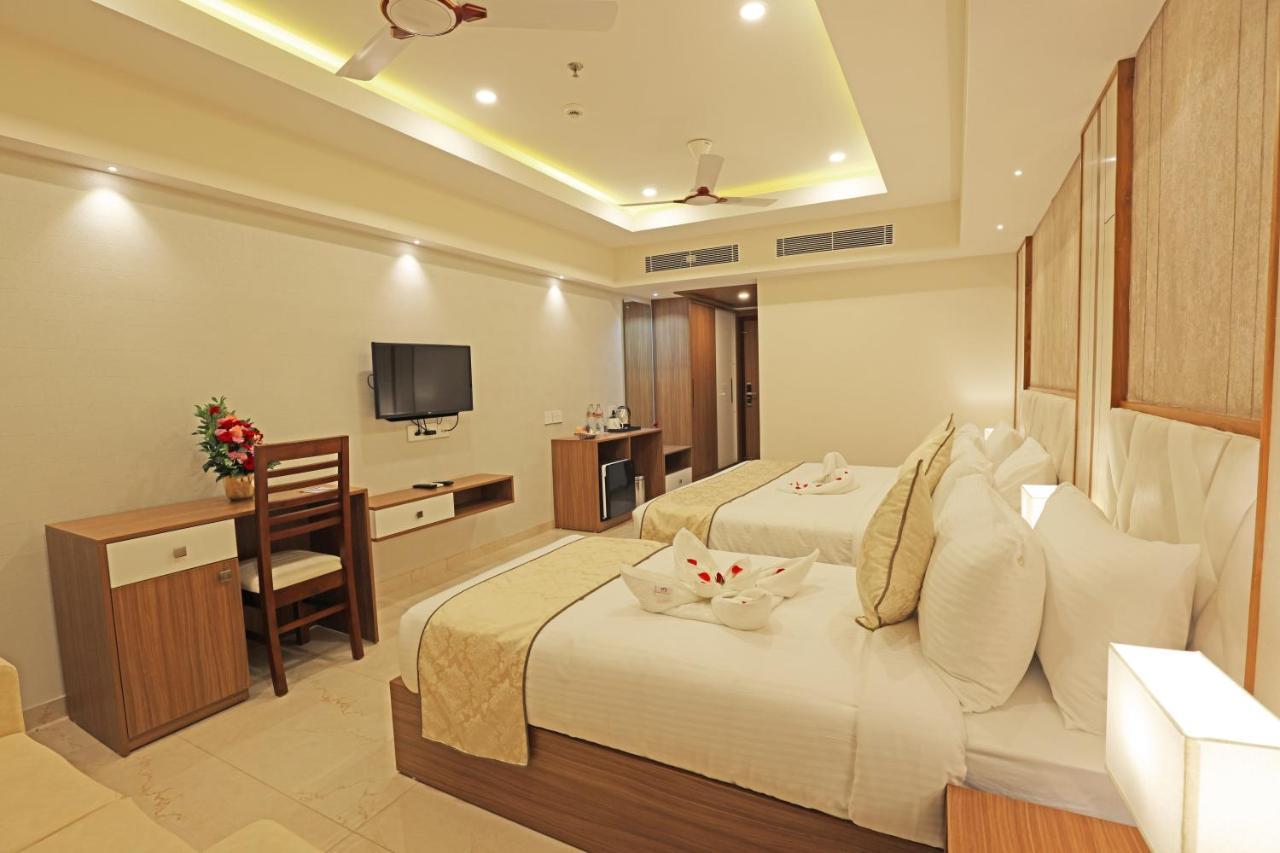 Krishnavalsam Regency Hotel Guruvayur Ngoại thất bức ảnh