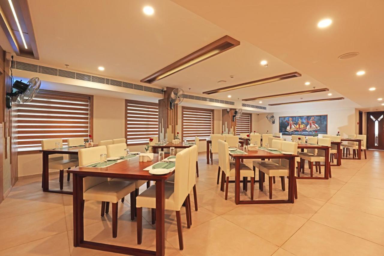 Krishnavalsam Regency Hotel Guruvayur Ngoại thất bức ảnh